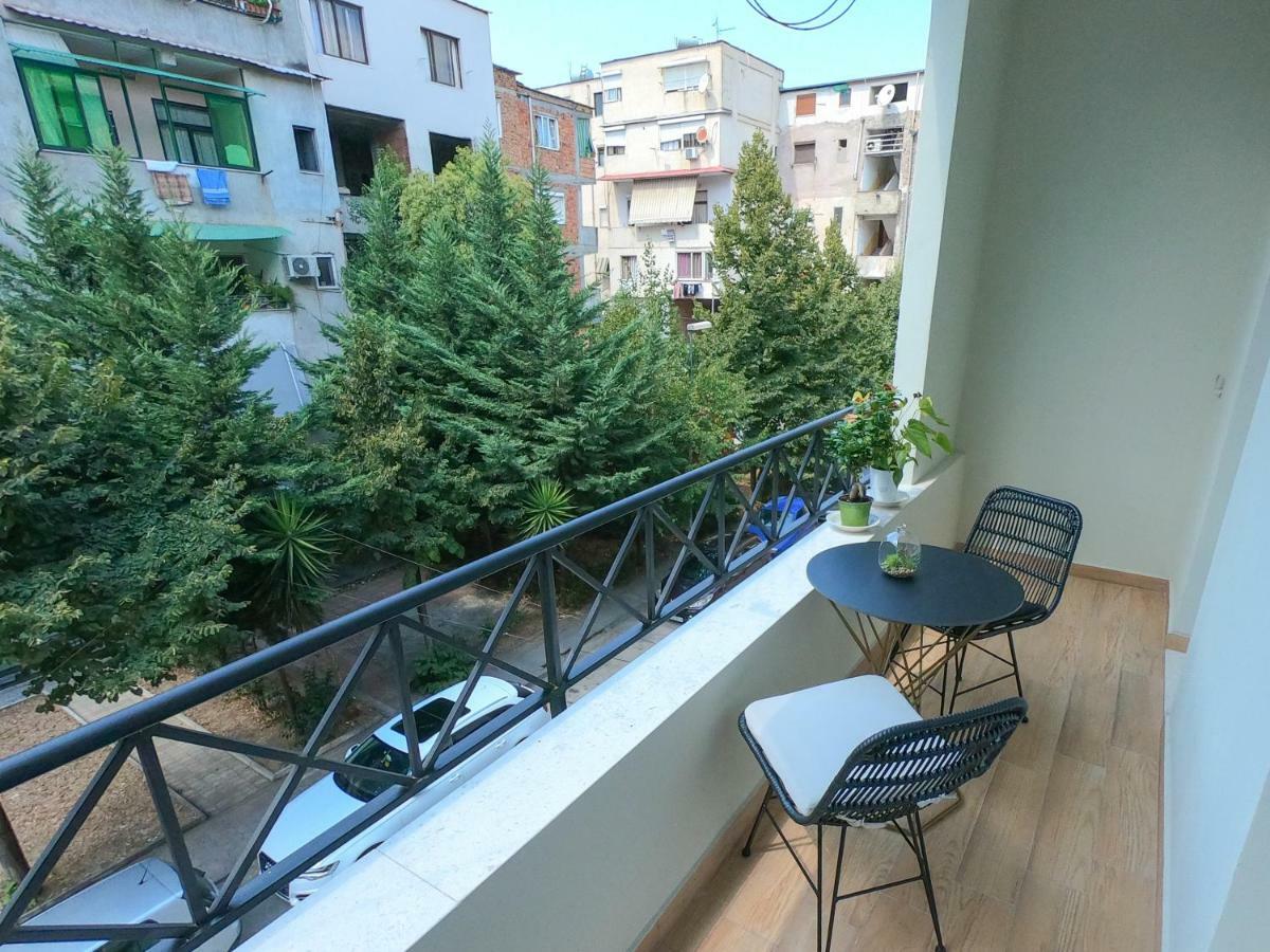 Roza'S Studio Tirana Center Luaran gambar